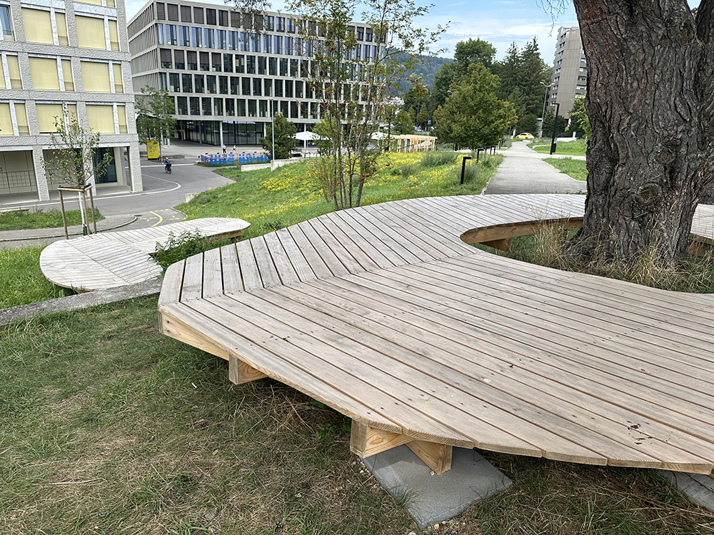 Design interventions by HGK students on the FHNW campus in Brugg-Windisch during the semester project ‘SociaLandscapes’ (2023).